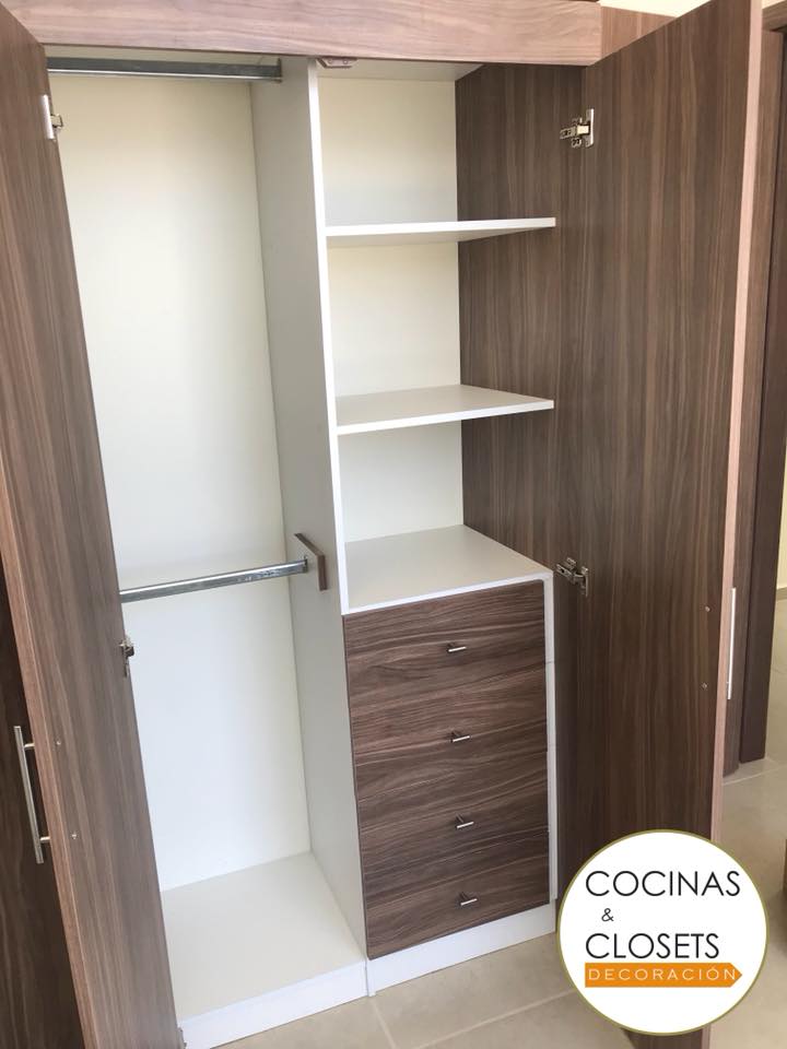 closet-roble-santana-con-cajones