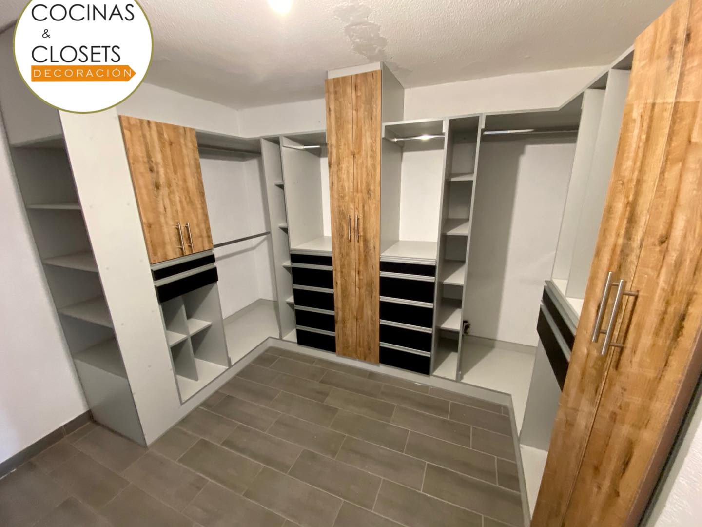 vestidor-alto-brillo-y-gris