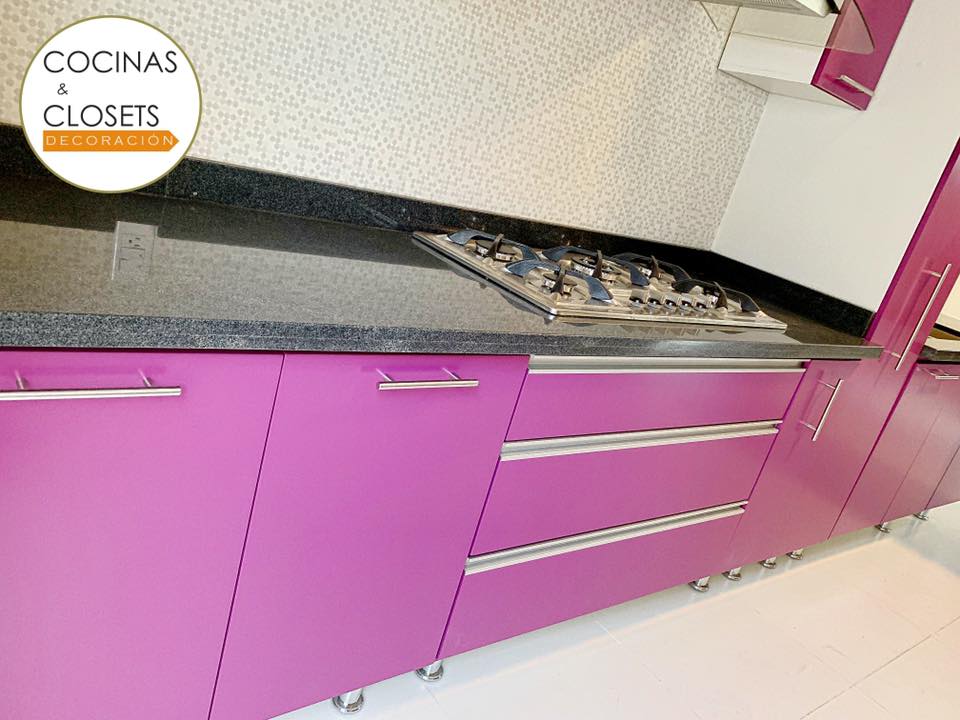 Cocina-Fuccia-Alto-Brillo-Matt-Granito-Gris-Premium3